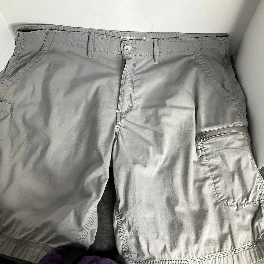 Wrangler Utility Shorts Size 36 Rise 13 Inseam 9‎ Beige Cargo Casual